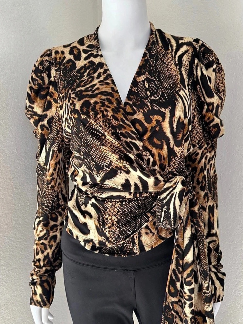 Day G Animal Print Wrap Blouse in Brown & Black Large Like New